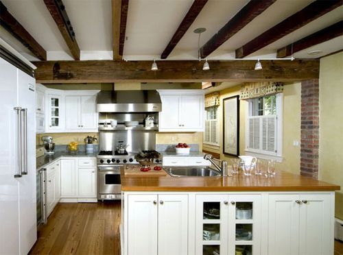 Деревянные балки на потолке - особенности устройства и декоративной отделки, фотографии и видео