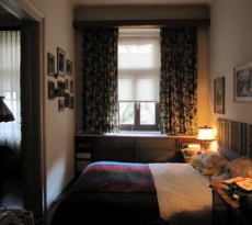 Дизайн узкой спальни: фото интерьеров, идеи