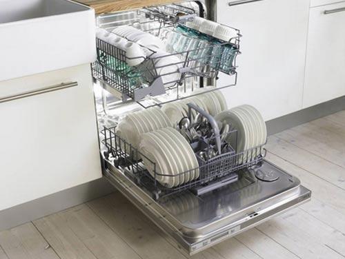 Как правильно загружать посуду в посудомоечную машину: видео и загрузка, как расставить в Bosch, как укладывать