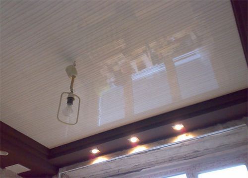 Потолочные панели для кухни, особенности пластикового материала, установка конструкции для потолка, фото и видео примеры