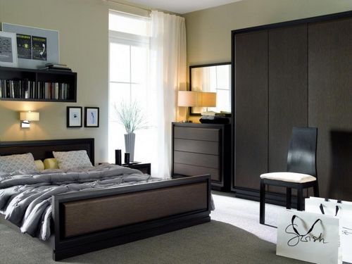 Шкаф в спальне: в современном стиле, фото навесных с полками, модульный плательный вокруг окна, идеи от производителя, удобные фасады