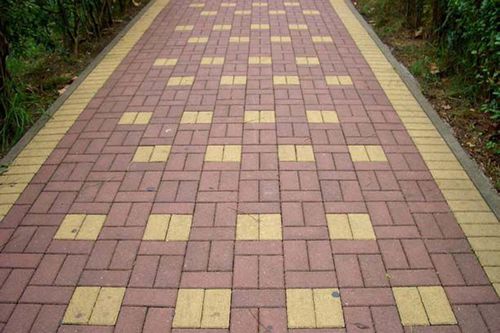 Виды тротуарной плитки: размеры и толщина, ГОСТ и кирпичик, прямоугольный пешеход и сколько весит брусчатка