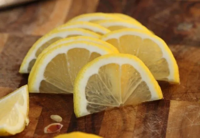 Как почистить микроволновку с помощью лимона: как отмыть внутри, быстро, от жира