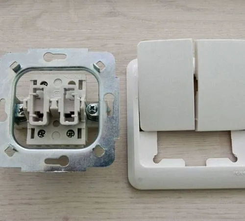 Схема тройного проходного выключателя