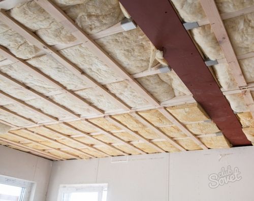 Деревянный потолок на даче - как сделать и как облагородить старый?