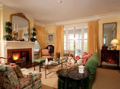 Гостиная в английском стиле: фото интерьеров, дизайн маленького зала в доме, классические диваны, кантри