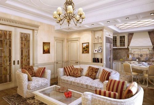 Гостиная в классическом стиле: фото комнаты, белые стулья в частом доме, красивый маленький стол, модули