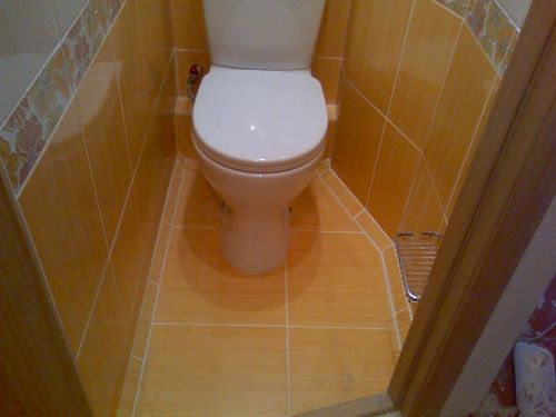 Как класть плитку в туалете: положить на пол, укладка своими руками, напольный санузел и правильная кладка