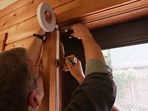 Как утеплить входную дверь в частном доме: деревянная своими руками утепление сельского дверного проема и видео