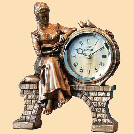 Каминные часы: старинная антикварная бронза