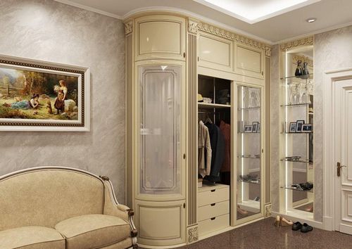 Классическая прихожая: стиль мебели, фото коридора, консоль светлая, дизайн узкого белого шкафа-купе