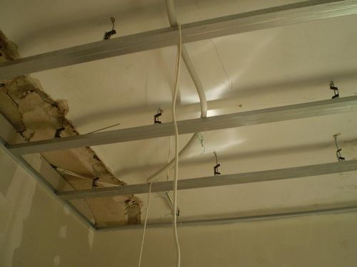 Пластиковый потолок каркас: крепление направляющих, установка обрешетки, Кнауф как правильно сделать, как крепить