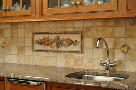 Плитка под обои: покрытия для кухни и ванной, можно ли клеить на кафель, видео и фото