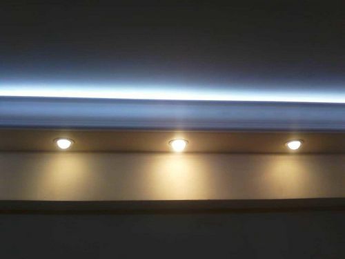 Подсветка потолка светодиодной лентой под плинтусом фото: расчет, виды, как выбрать, видео