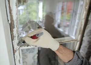 Пошаговая инструкция снятия старой краски с деревянных окон