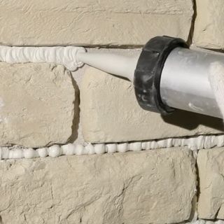 Укладка стен искусственным камнем своими руками: видео, как правильно выложить искусственный камень