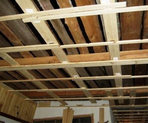 Вагонка ПВХ на потолок: пластиковая, фото бесшовного потолка, монтаж и крепление