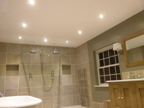Влагозащищенные точечные светильники для ванной комнаты: споты ip44 влагостойкие, светодиодные для потолков
