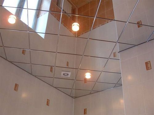 Зеркальные панели для потолка, характеристика зеркальной плитки, особенности пластиковых панелей, фотографии и видео