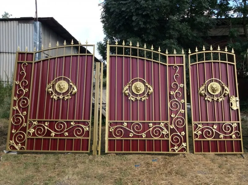 Красиво Покрашенные ворота