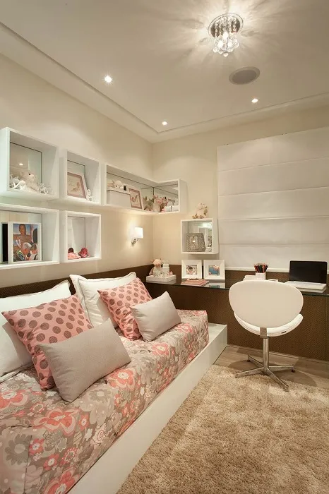 Легкая и нежная обстановка в комнате, станет особенностью для комнаты такого типа.