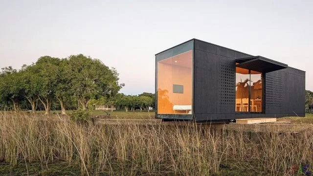 Модульный дом в поле