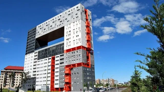 Многоквартирный жилой дом в Мадриде