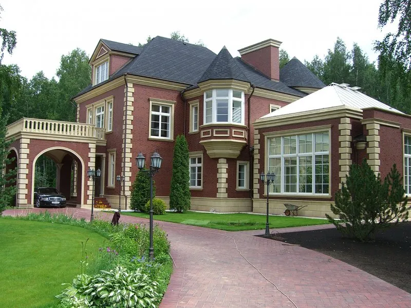 Фасады домов в классическом стиле
