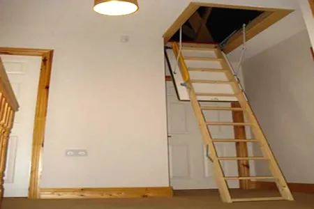 Откидная лестница на чердак