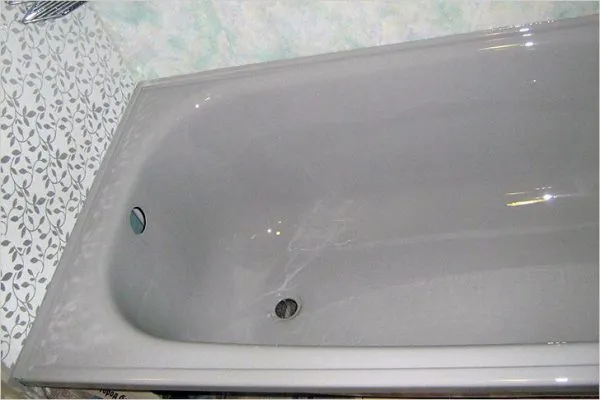 Восстановить эмаль на старой ванне проще чем купить и установить новую