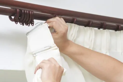 Как повесить рулонные шторы на карнизы для штор