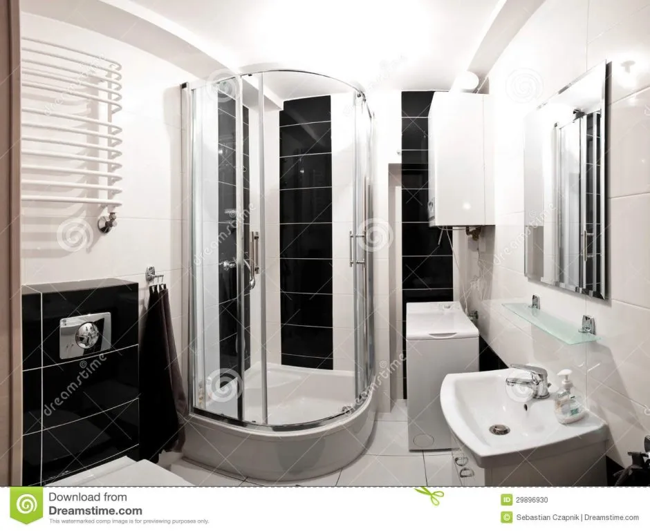 Черная ванная комната с душевой кабиной