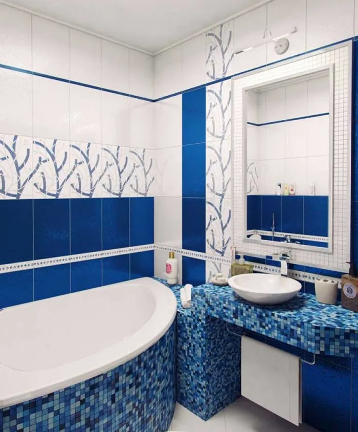 Ванная комната в сине-белом цвете
