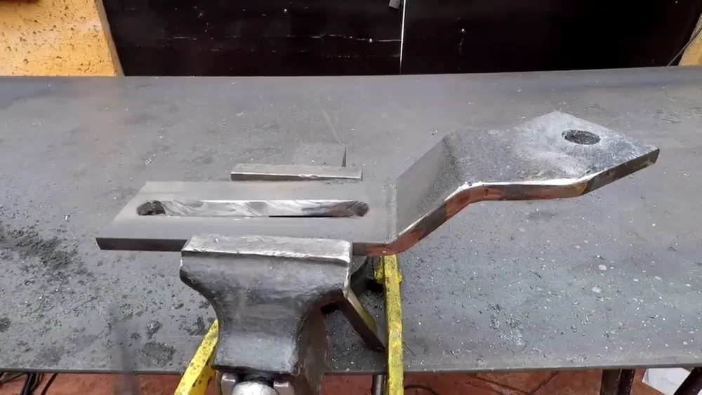 процесс изготовления самодельного станка для гибки металла шаг 21