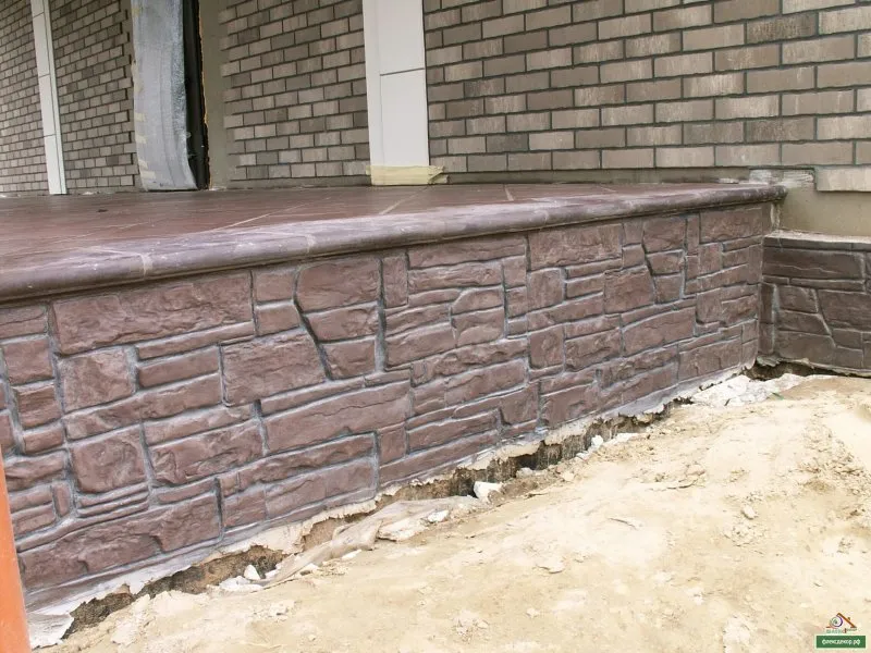 Декоративный бетонный цоколь