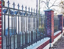 Прозрачный кованый забор с листьями КЗ-141