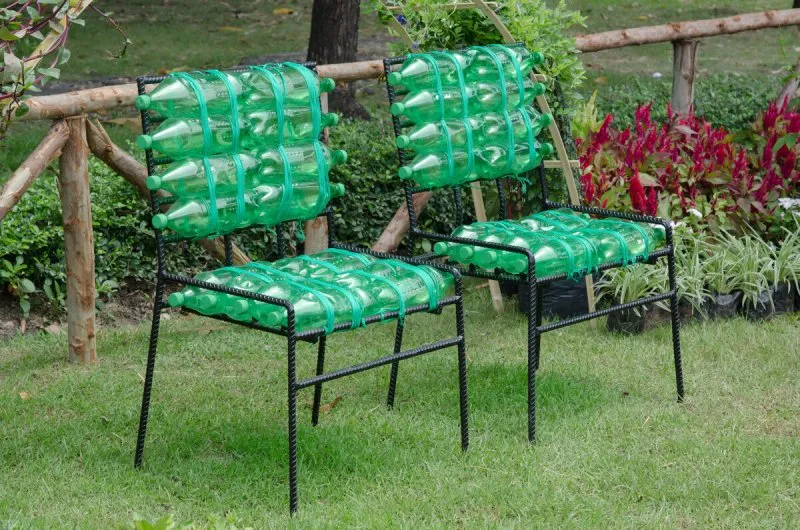Садовая мебель из пластиковых бутылок